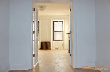 Rented by aptsandlofts.com