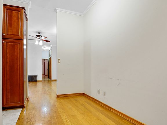 3rd image of 315 E 57th St #2B