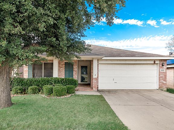 4th image of 900 Jockey Club Ln