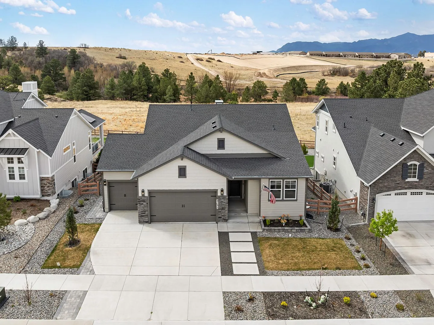 Mountain Views & Modern Comfort in Flying Horse | Spacious 4-Bedroom Ranch!! — Photo 2