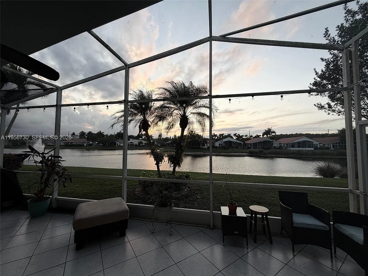 Building Photo - 10390 Utopia Cir E
