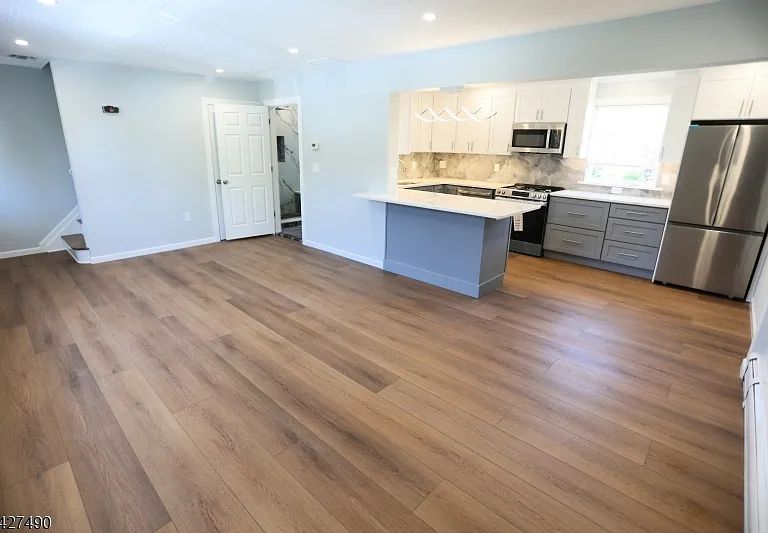 210 Walnut St #R — Photo 6