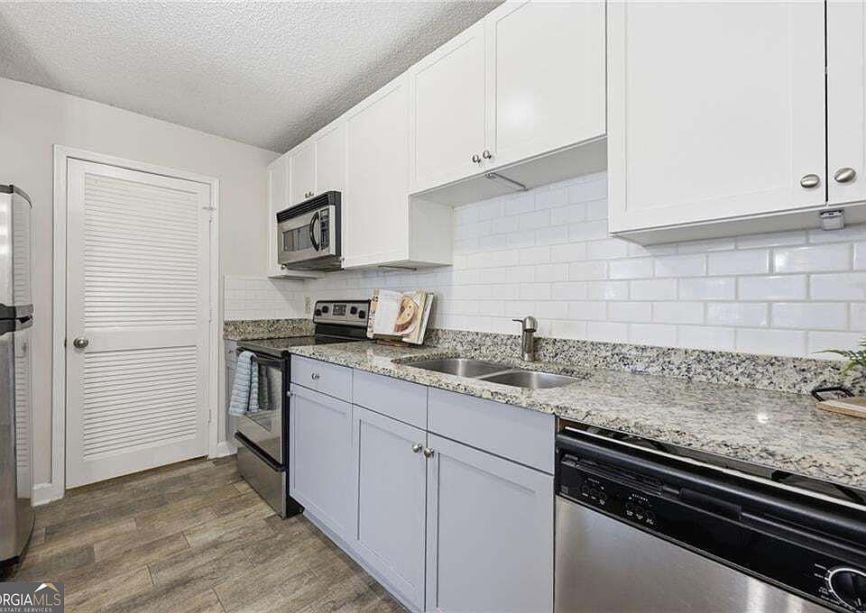 1st image of 2657 Lenox Rd #113