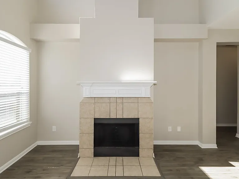 539 W Metcalfe St — Photo 4