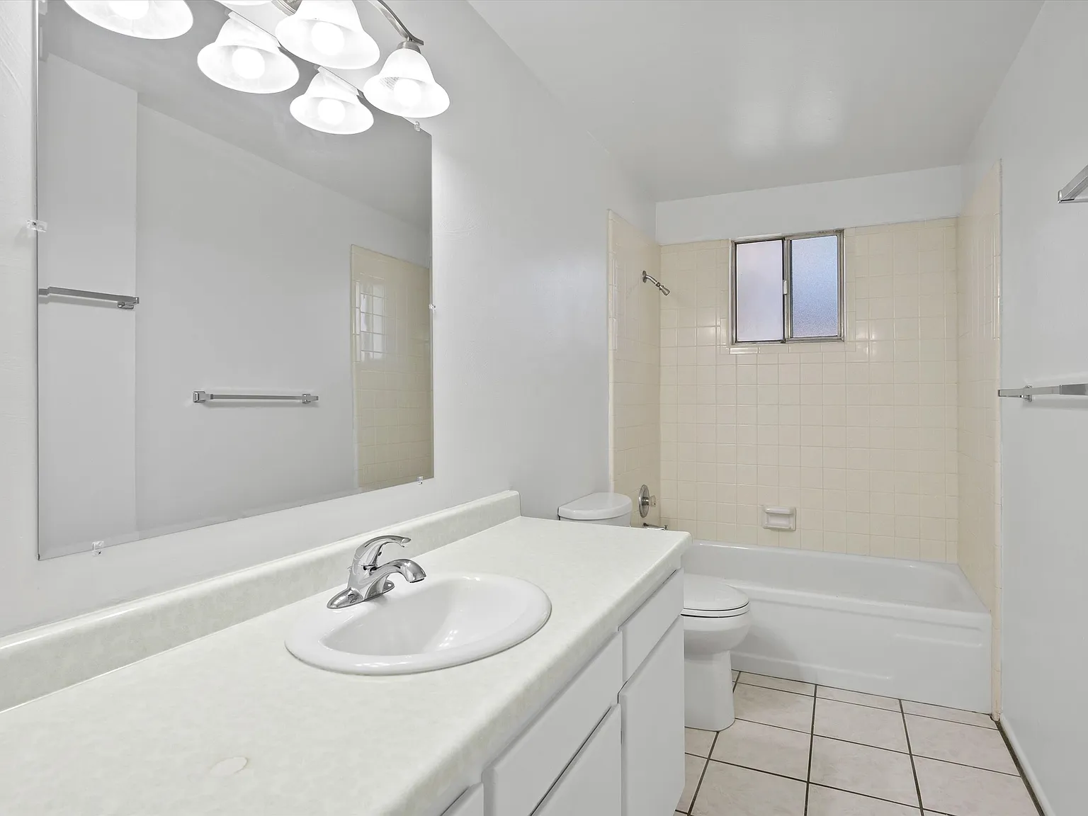 4525 E Bellevue St — Photo 3