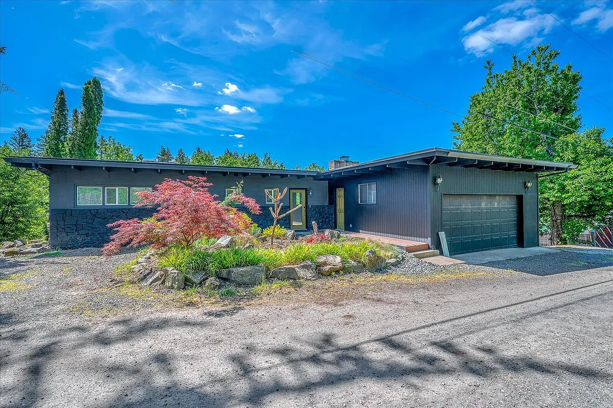 4 bed, 2826 sqft, $3,850 — Photo 1