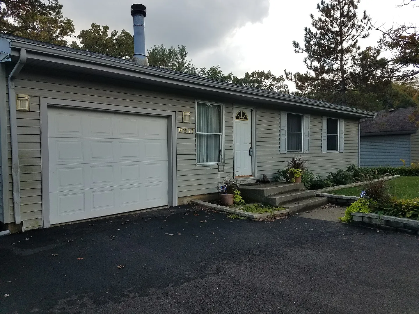 8917 Shady Ln photo 1