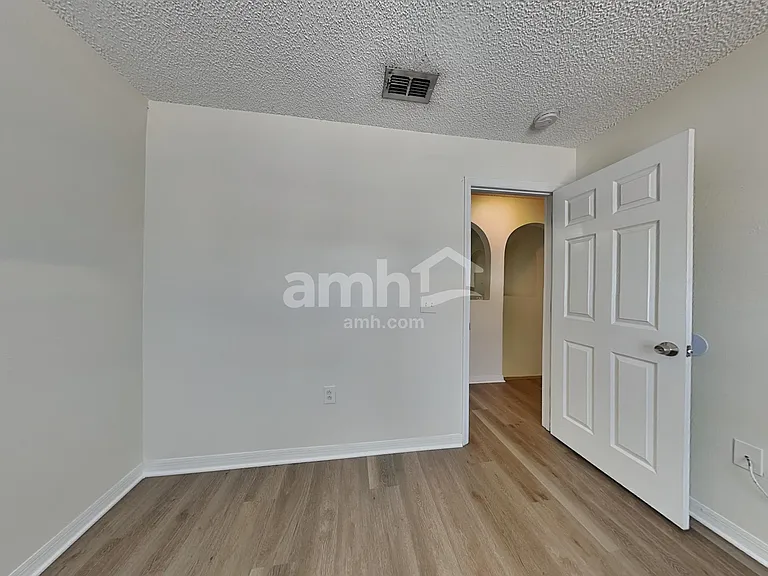 4618 Newbourne Way — Photo 12