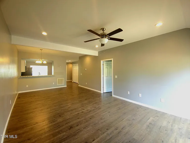 305 McKenzie Dr #1 — Photo 8