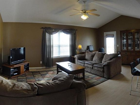 4th image of 7601 Miranda Dr