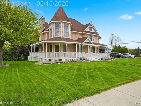 52798 N Weathervane Dr, New Baltimore, MI 48047