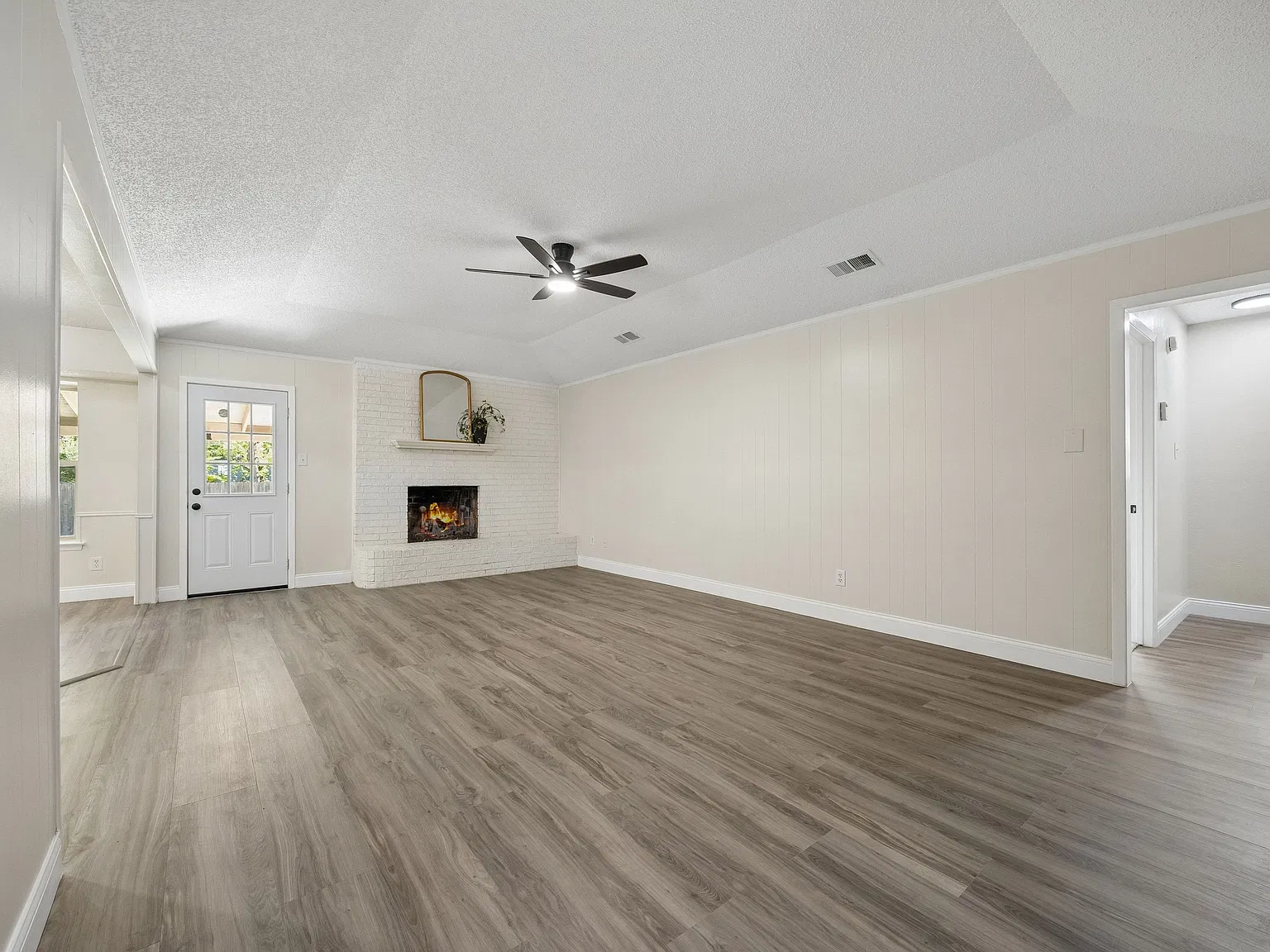 3 bed, 1490 sqft, $2,200 — Photo 4
