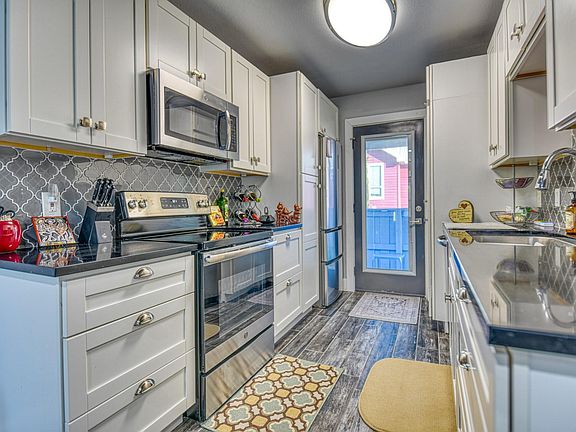 4th image of 4317 Hartford St APT 202