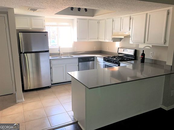 3rd image of 35 Rumson Ct SE