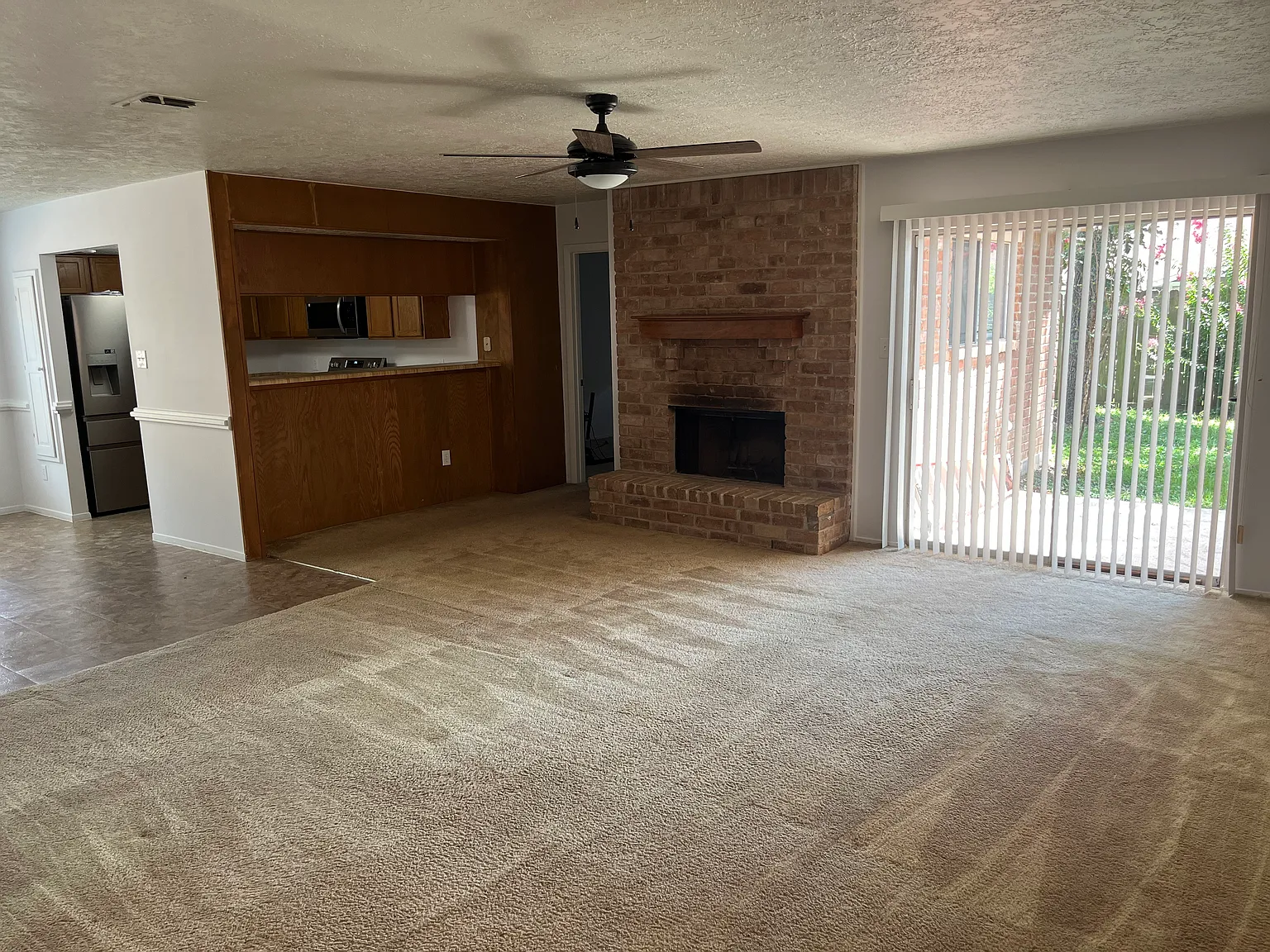3 bed, 1452 sqft, $1,850 — Photo 2