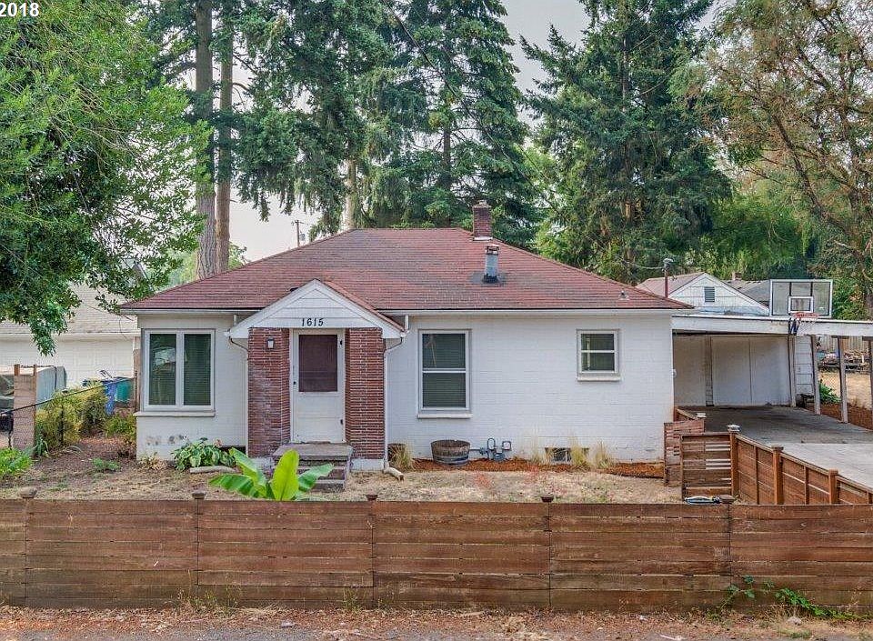 1st image of 1615 NE Edge Park Dr
