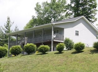 60 E Pasture Dr, Burnsville, NC 28714