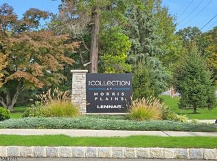53 Veterans Way, Morris Plains Boro, NJ 07950