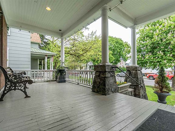 5th image of 1001 W Augusta Ave