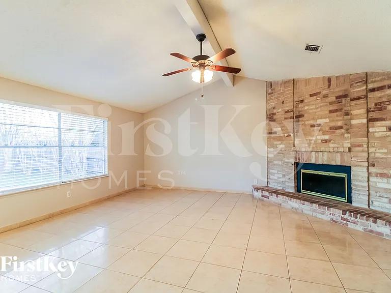 918 Cheyenne Meadows Dr — Photo 3