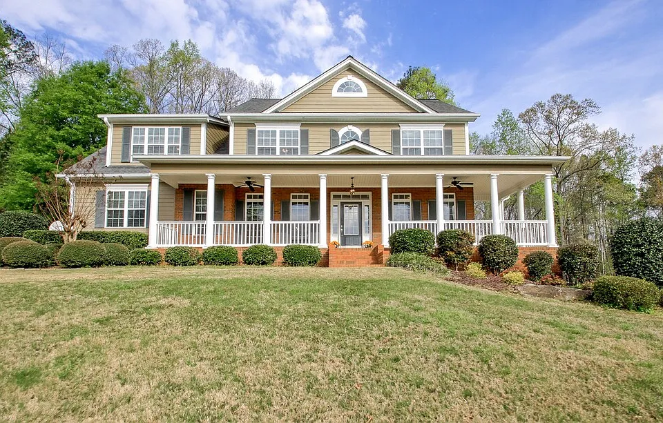 50 Peninsula Cir