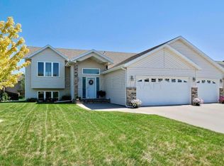 4164 53rd St S, Fargo, ND 58104