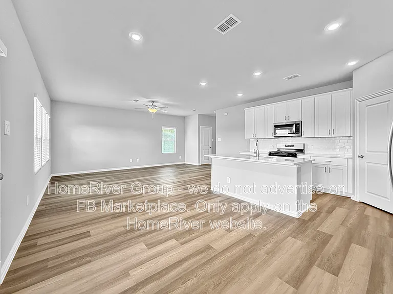 414 Bertney Dr — Photo 8