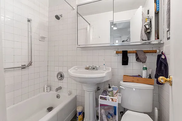 Rented by BH Brokerage Group | media 6