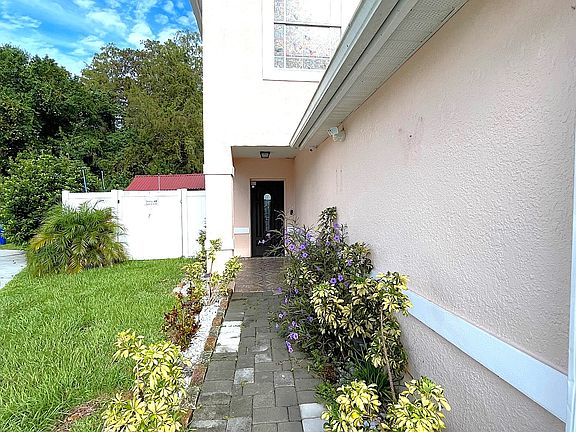 3rd image of 2348 Cordova Ct