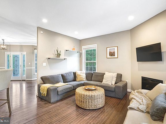 5th image of 5712 Glenmullen Pl