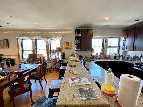 3rd image of 2415 W Montrose Ave APT 2F