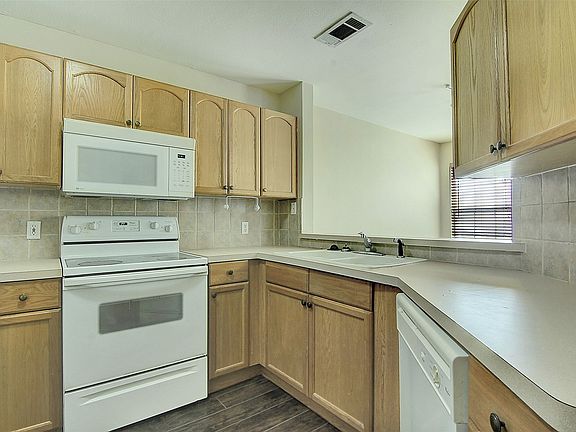 5th image of 12816 Seaside Dr