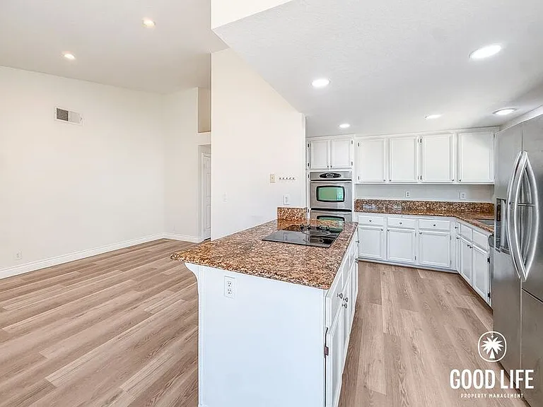 11775 Scripps Lake Dr — Photo 5