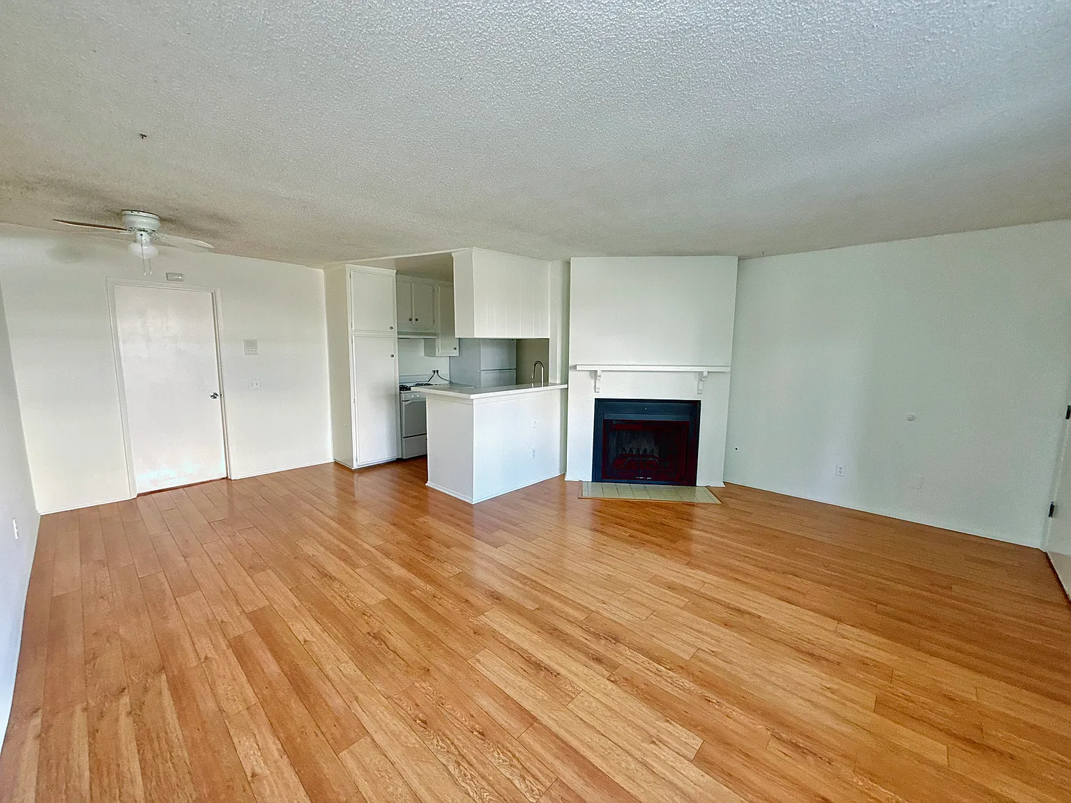 9052 Cedros Ave — Photo 3