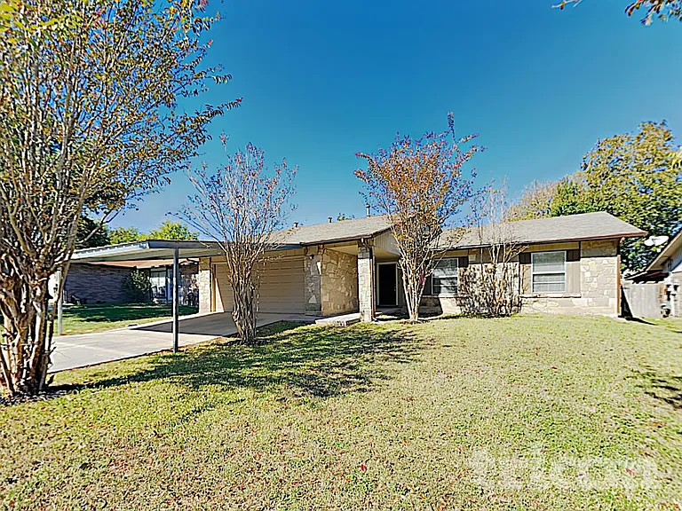 7527 Ledgebrook Dr — Photo 2