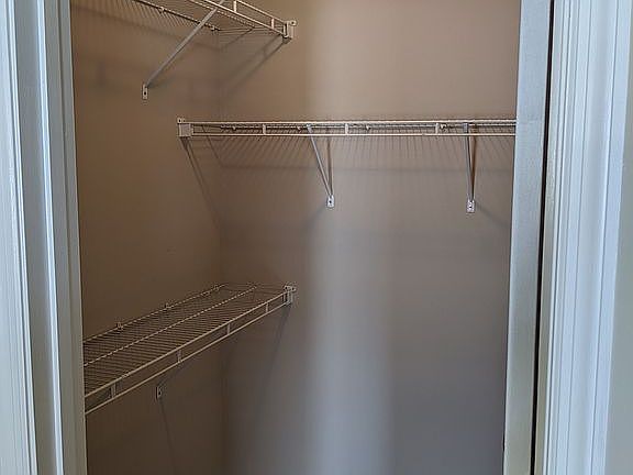 4th image of 34 Lake Ln