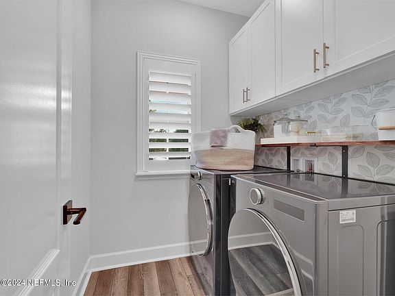 5th image of 186 LADSON Court