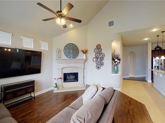 3rd image of 311 Hogue Ln