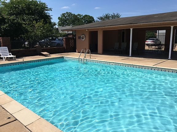 3 swimming pools