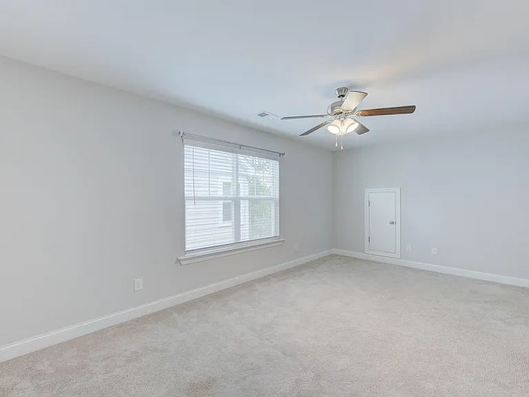 300 Sunnycrest Ln — Photo 33
