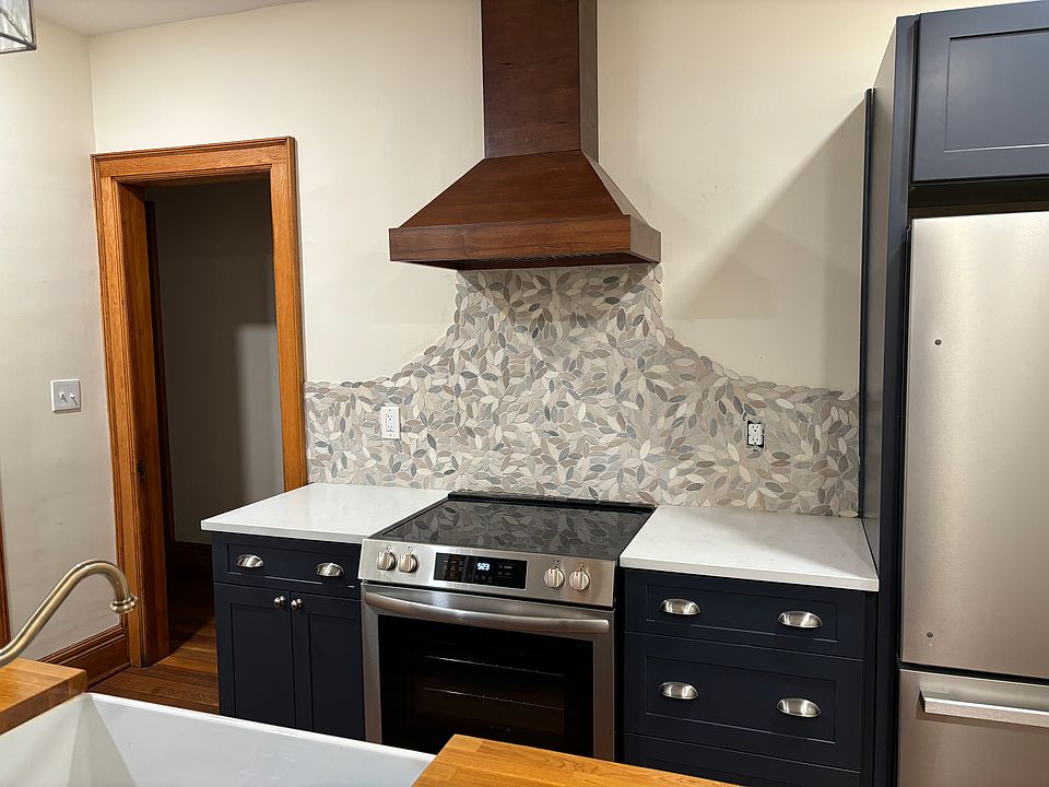 1st image of 345 Lafayette Ave #3