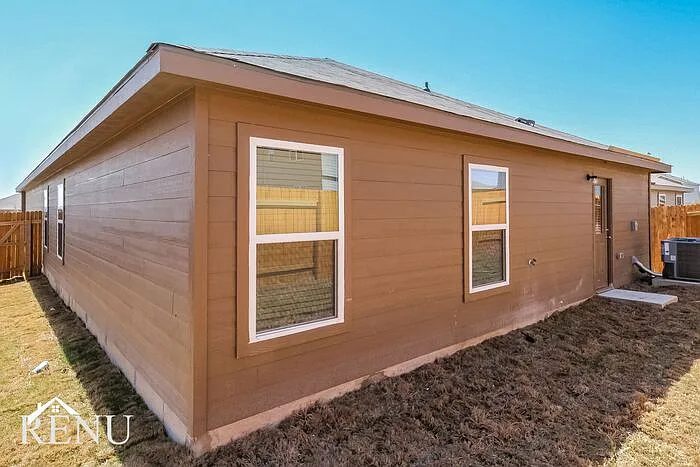 308 Crescent Park Dr — Photo 16