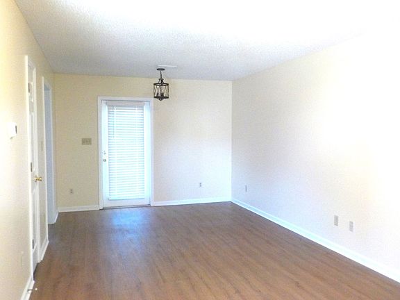 3rd image of 121 Danville Dr
