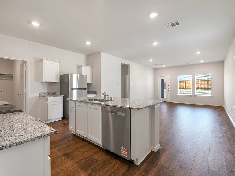 2941 Aiden Ln — Photo 4