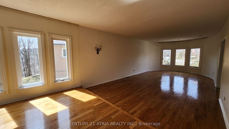 Toronto House for rent - 4 Bedrooms — photo 2