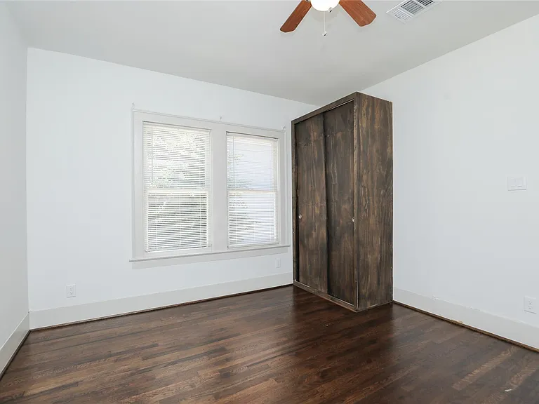 1244 W 21st St — Photo 29