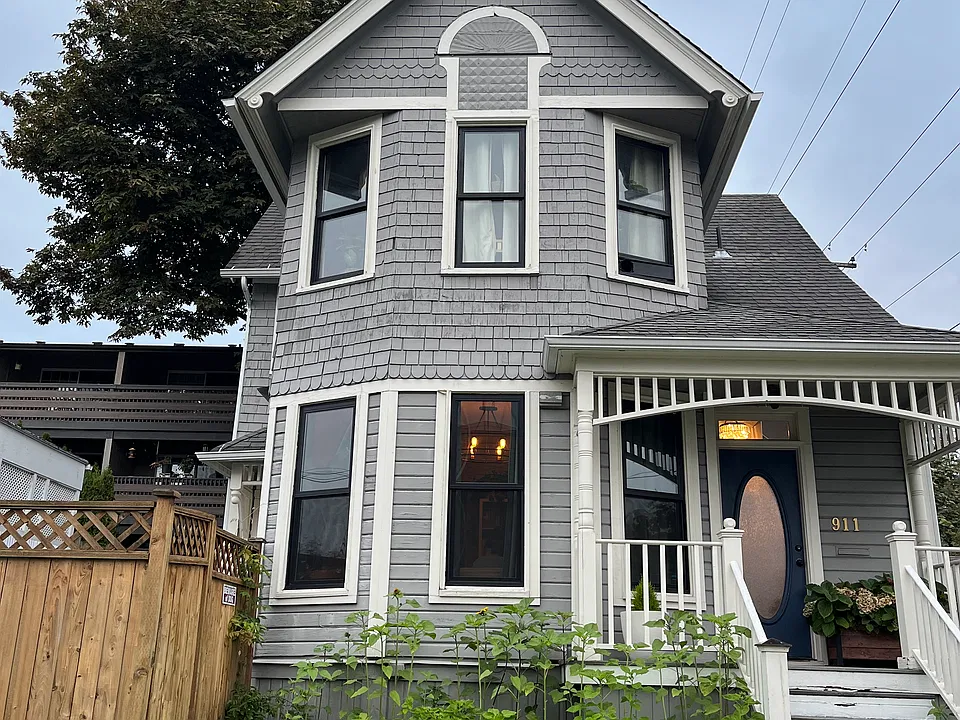 911 N 3rd St
