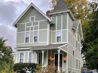 4 Hillside Ave, Wakefield, MA 01880