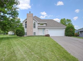 19152 Broadmoore Dr, Eden Prairie, MN 55346