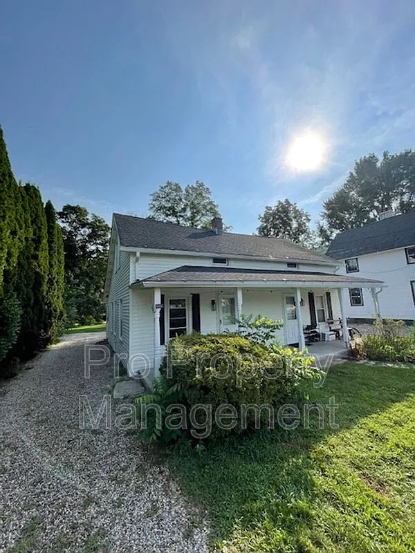 2 bed, 1.0 bath, $1,895 — Photo 1